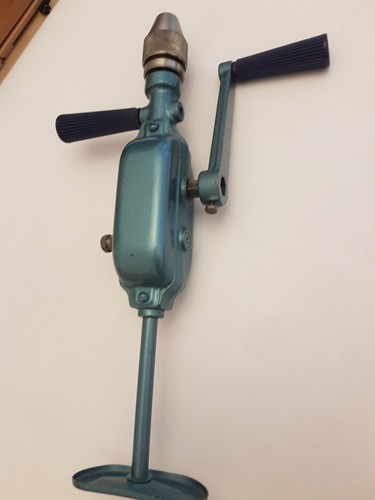 Handbohrmaschine mit kurbel - mit,