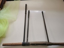 3 alte Handbohrer Bohrer 59cm